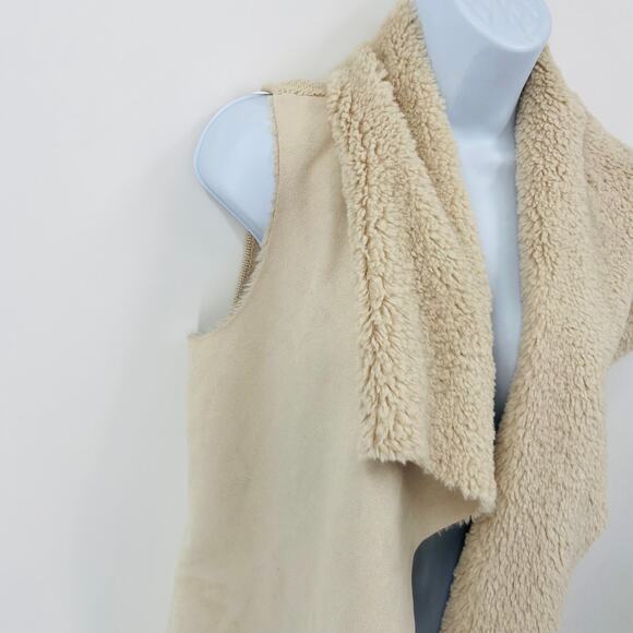 Romeo & Juliet Couture Sleeveless Faux Suede Sweater Vest - Picture 2 of 6